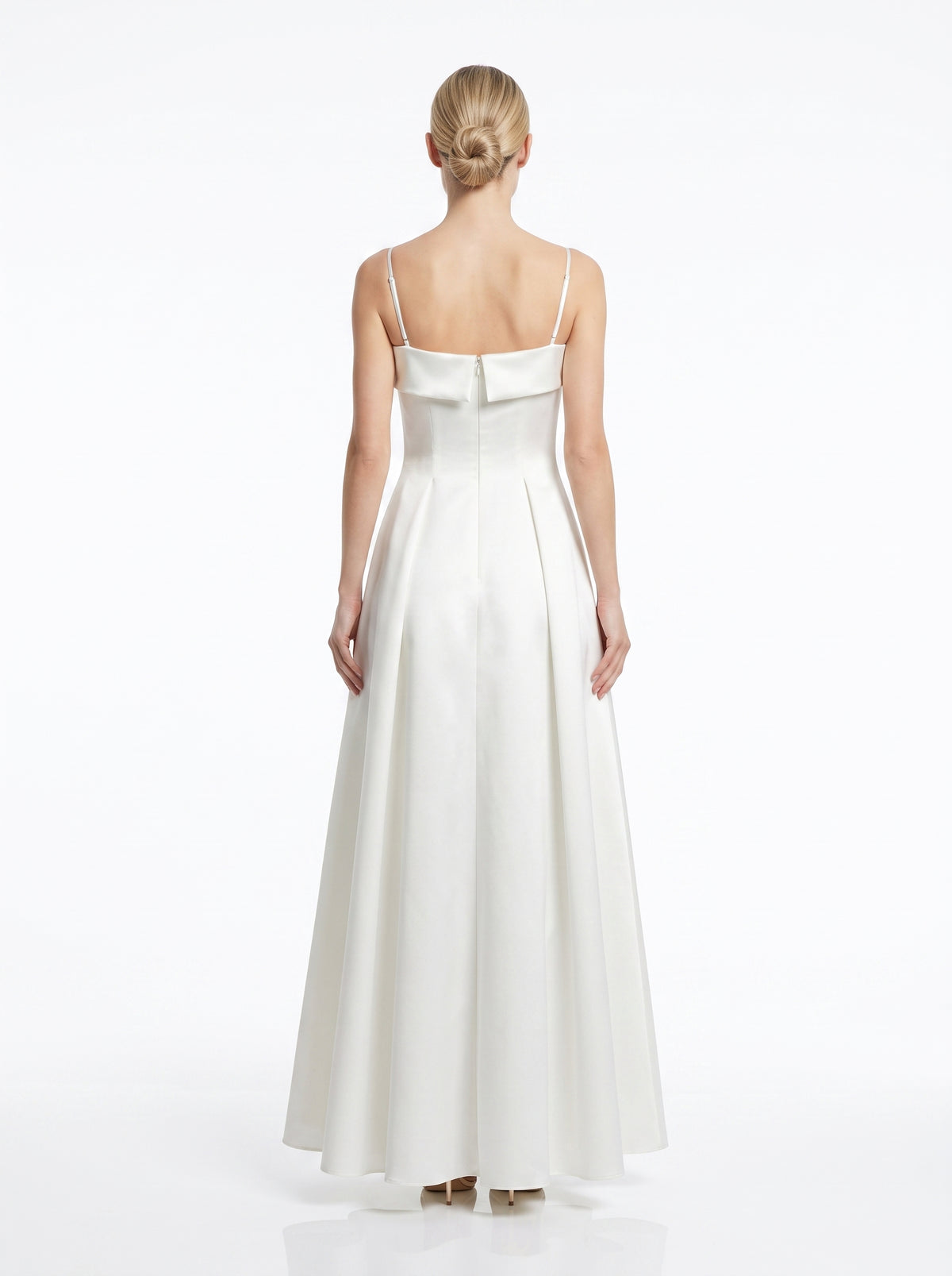 Schulterfreies Langes Abendkleid aus Satin E367