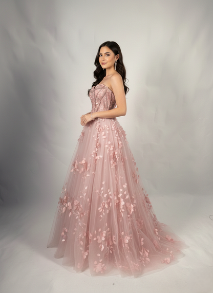 Trägerloses Tüll-Abendkleid mit 3D-Blüten - E304