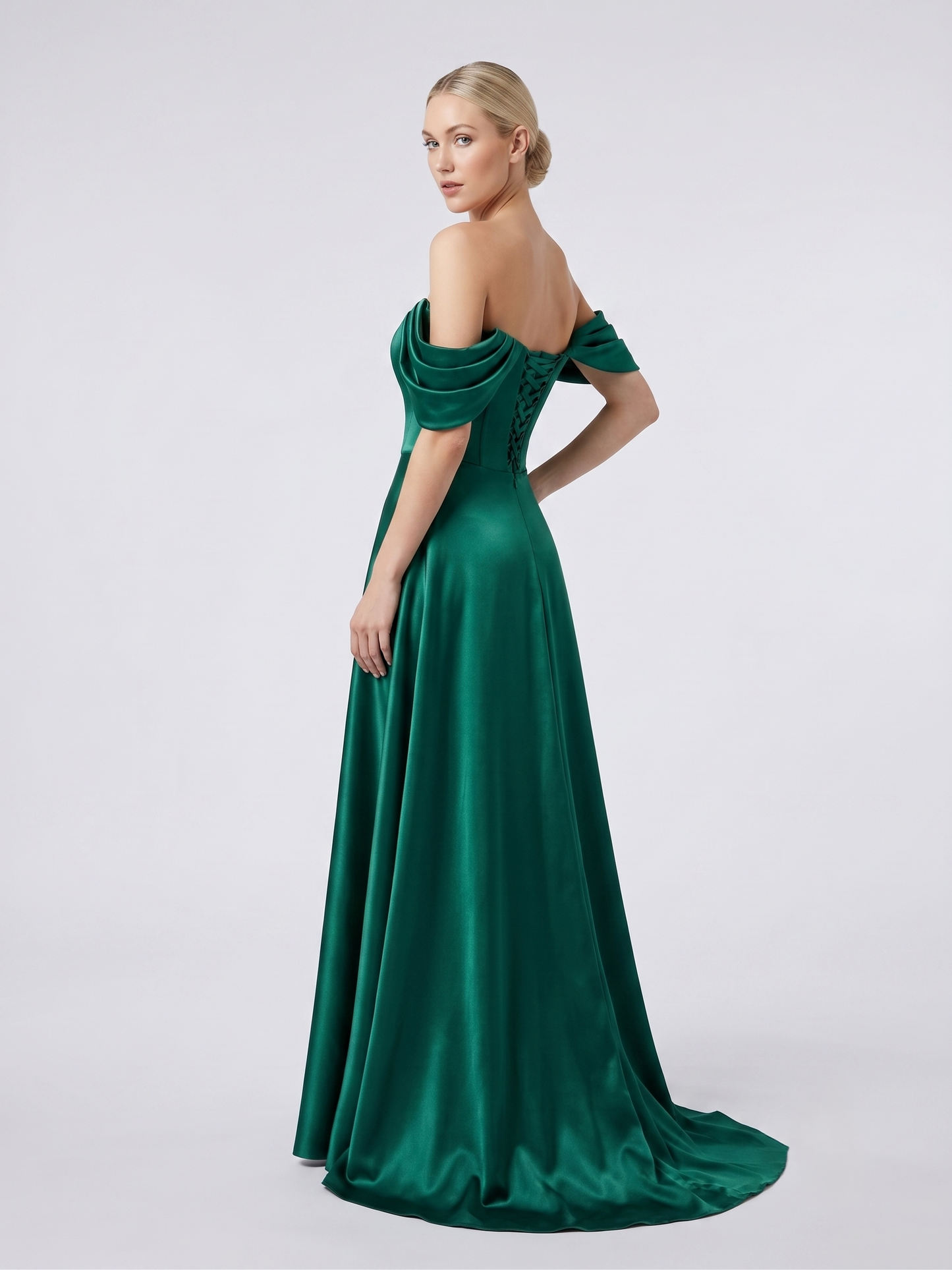 Langes Abendkleid mit U-Boot-Ausschnitt und Drapierung E370