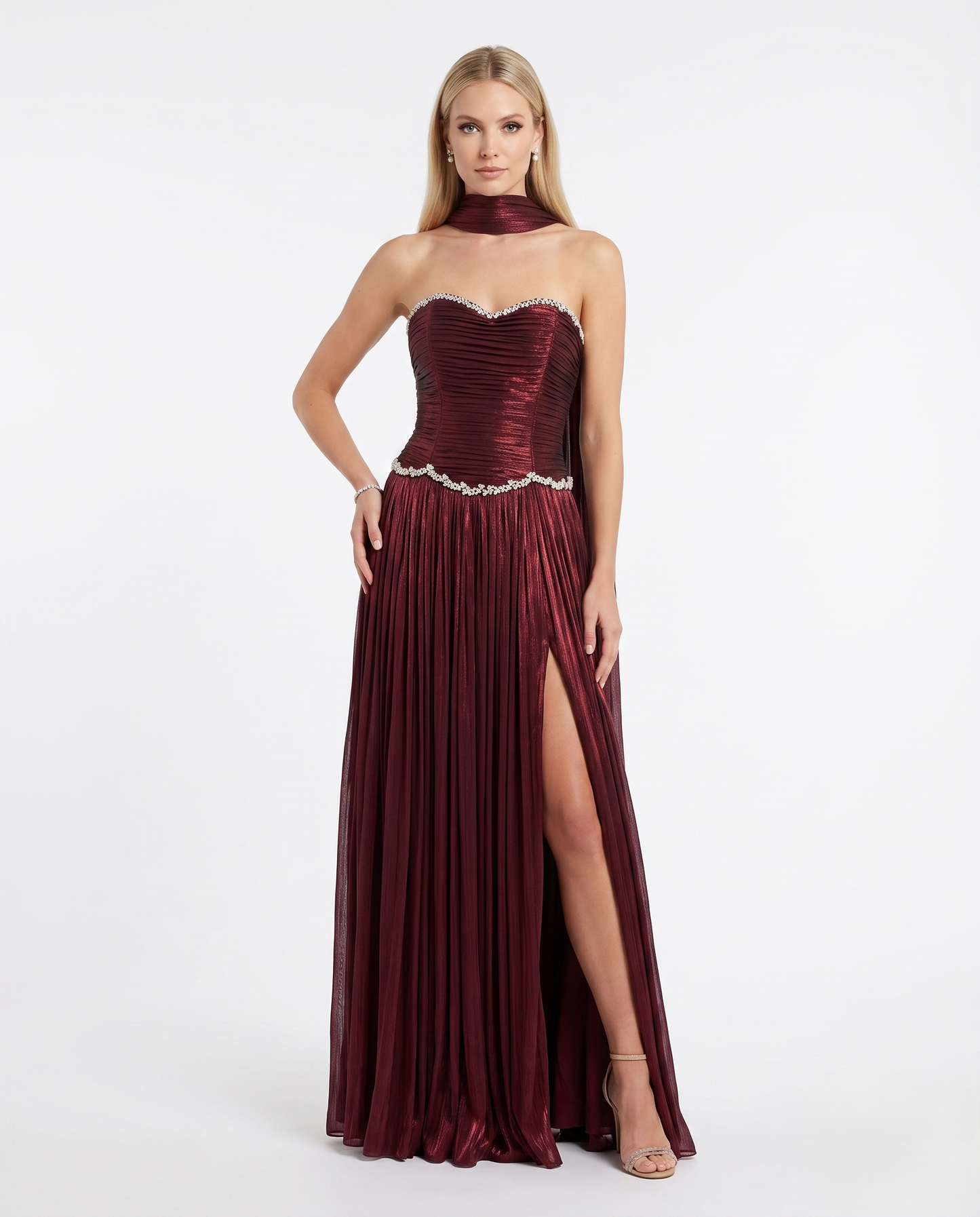 Elegantes trägerloses Plissee-Abendkleid mit Strassbesatz in Taupe Beschreibung: 402