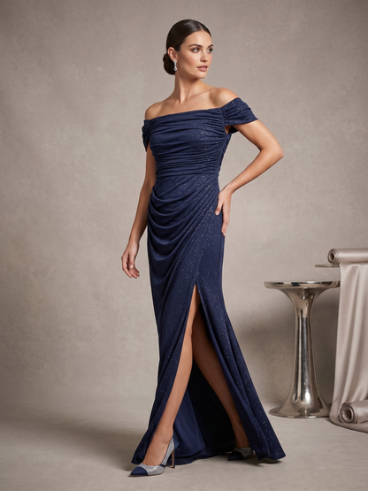 Langes Abendkleid mit Drapierung, Carmen-Ausschnitt und Schlitz E363