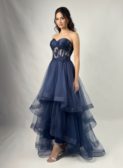 Produktbeschreibung: Ein atemberaubendes Abendkleid, das für einen unvergesslichen Auftritt sorgt. E330