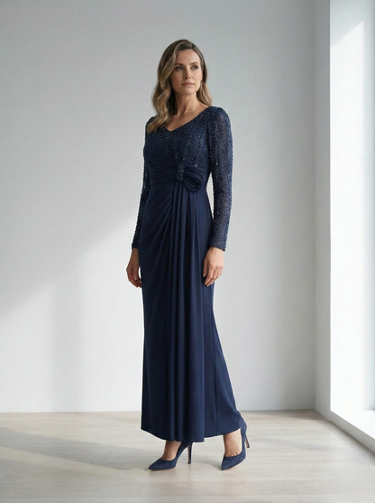 Langes Chiffon-Abendkleid mit Perlenstickerei und langen Ärmeln E347
