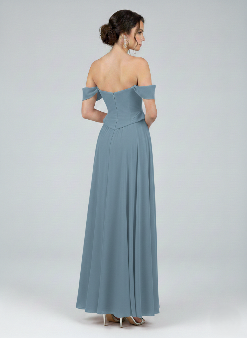 Dieses Design vereint moderne und klassische Elemente mit einem betonten Ausschnitt E327