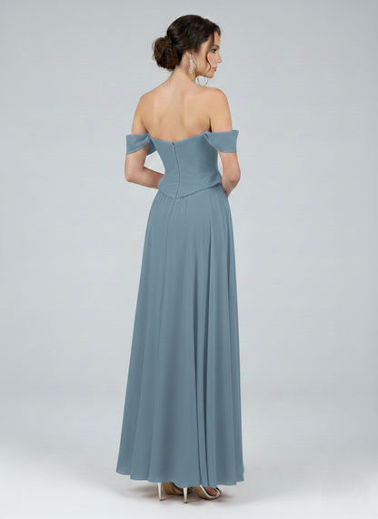 Dieses Design vereint moderne und klassische Elemente mit einem betonten Ausschnitt E327