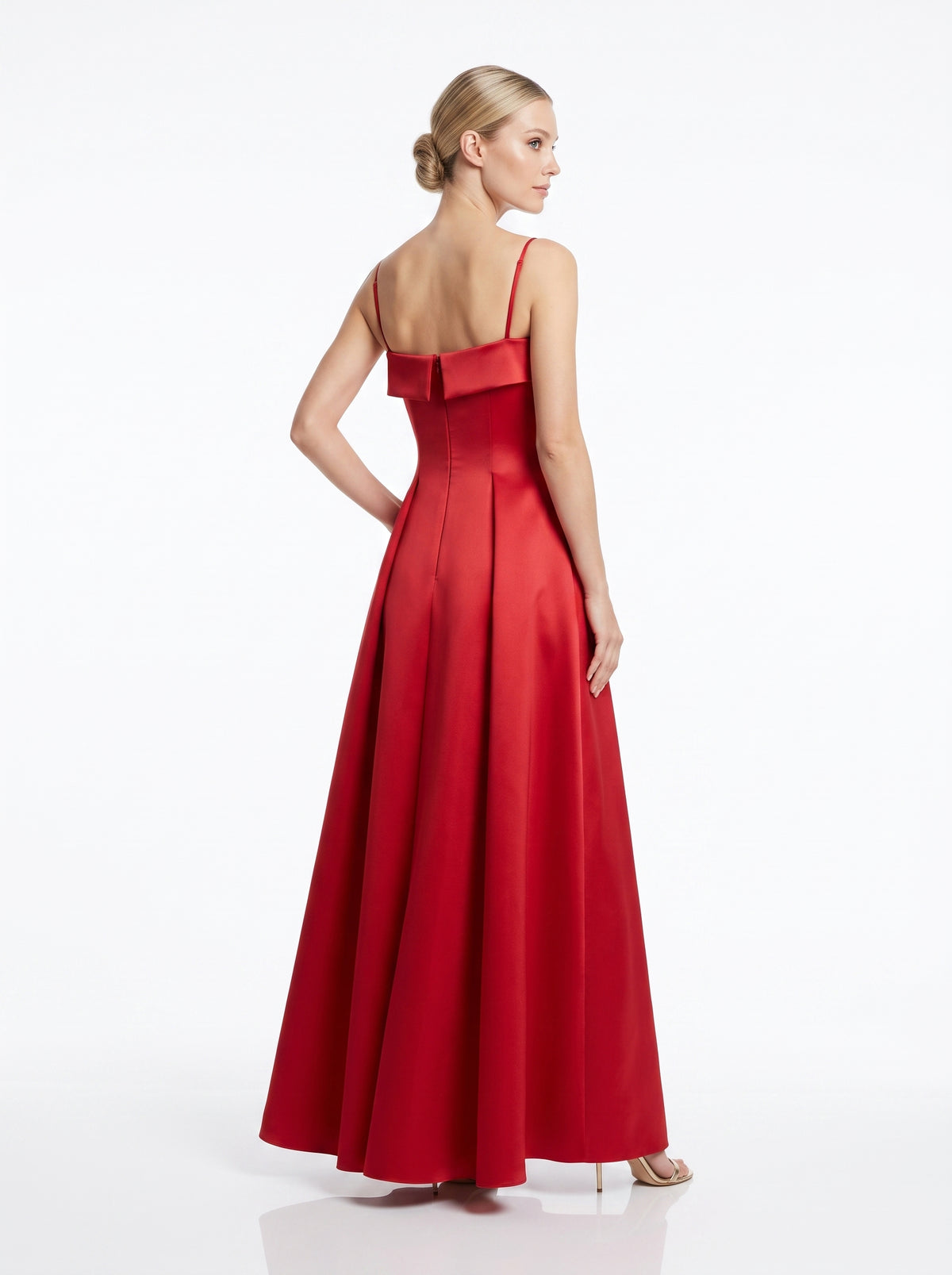 Schulterfreies Langes Abendkleid aus Satin E367