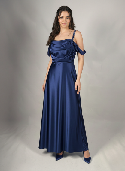Langes Satin-Abendkleid mit Drapiertem Oberteil E355