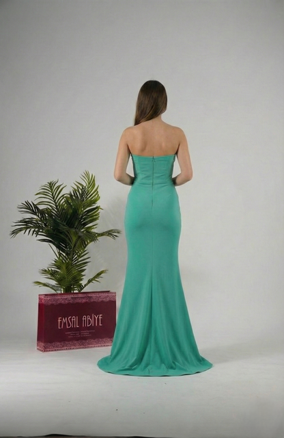 Schulterfreies Langes Abendkleid mit Korsett-Detail E350