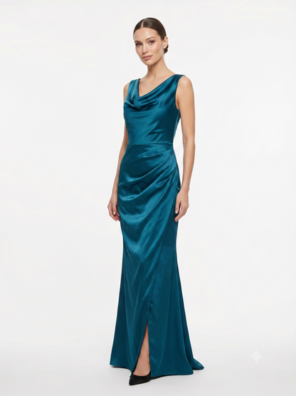 Satinabendkleid mit Wasserfallausschnitt   E383