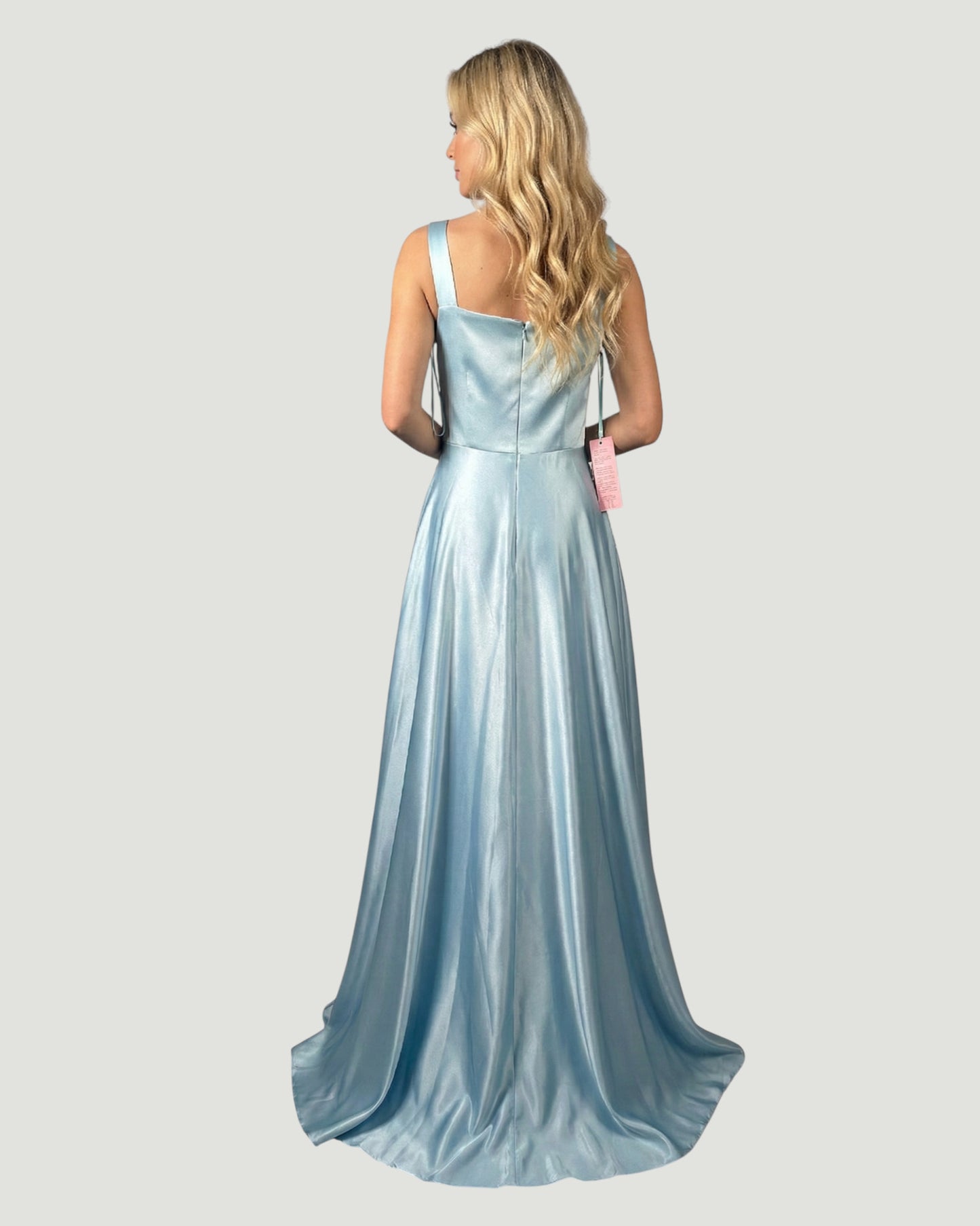 Elegantes Satin-Abendkleid mit eckigem Ausschnitt - E291
