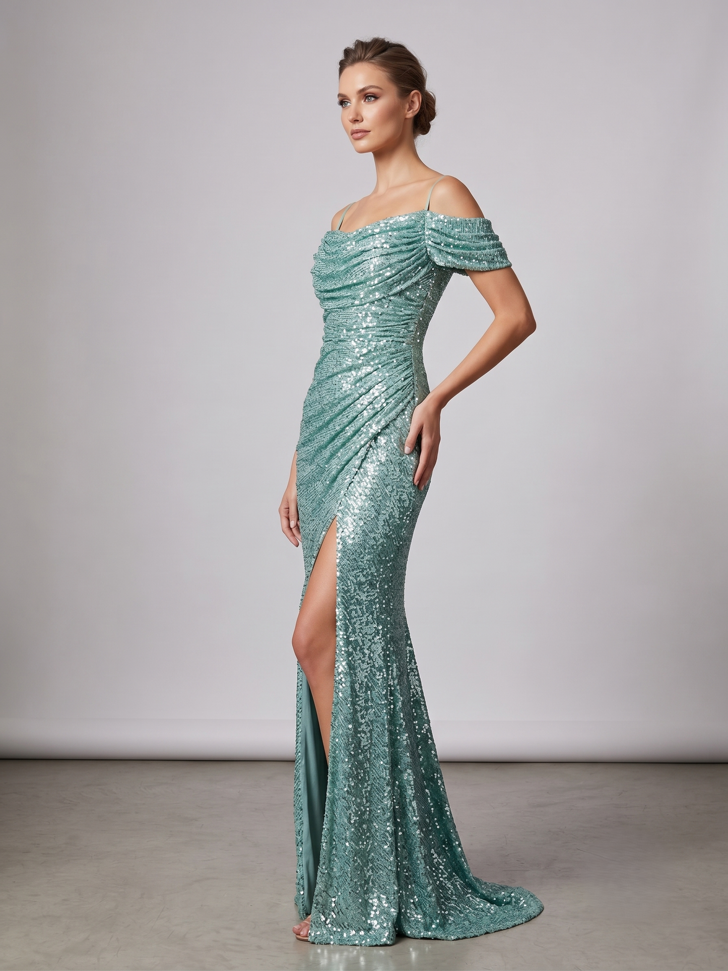 Langes Glänzendes Abendkleid mit Schlitz E354