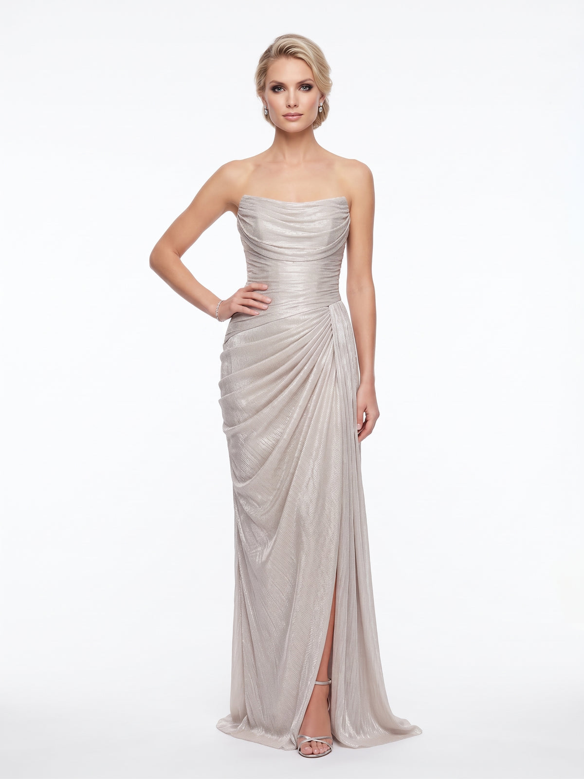 Elegantes trägerloses Abendkleid in schimmerndem Rosé Beschreibung: e412