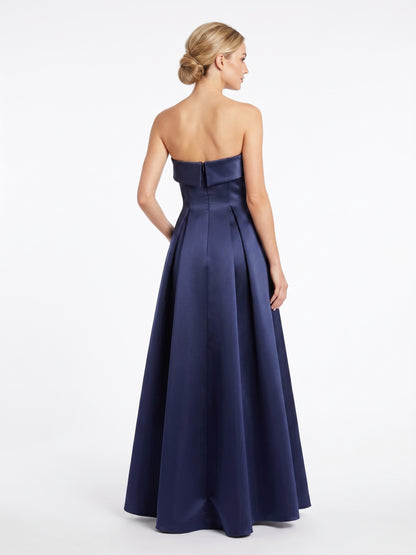 Schulterfreies Langes Abendkleid aus Satin E367
