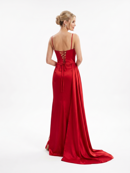 DE: Elegantes Abendkleid mit Drapierung Dieses atemberaubende E338
