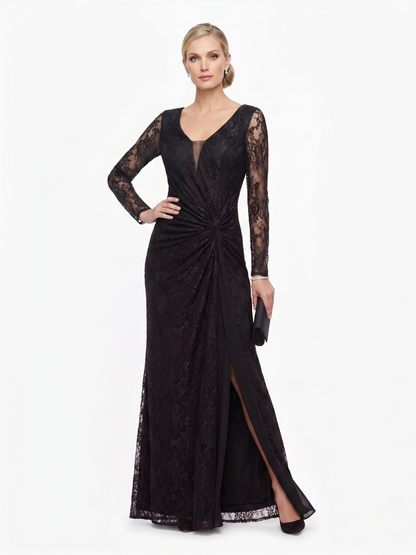 Spitzen-Abendkleid mit Drapierung und hohem Schlitz e395