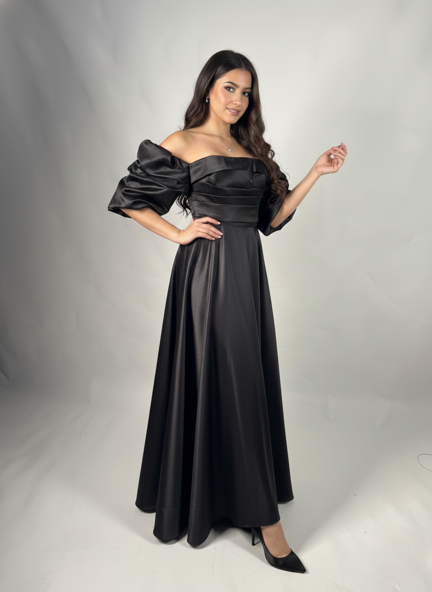 Dieses atemberaubende Abendkleid besticht durch sein schulterfreies Design E324