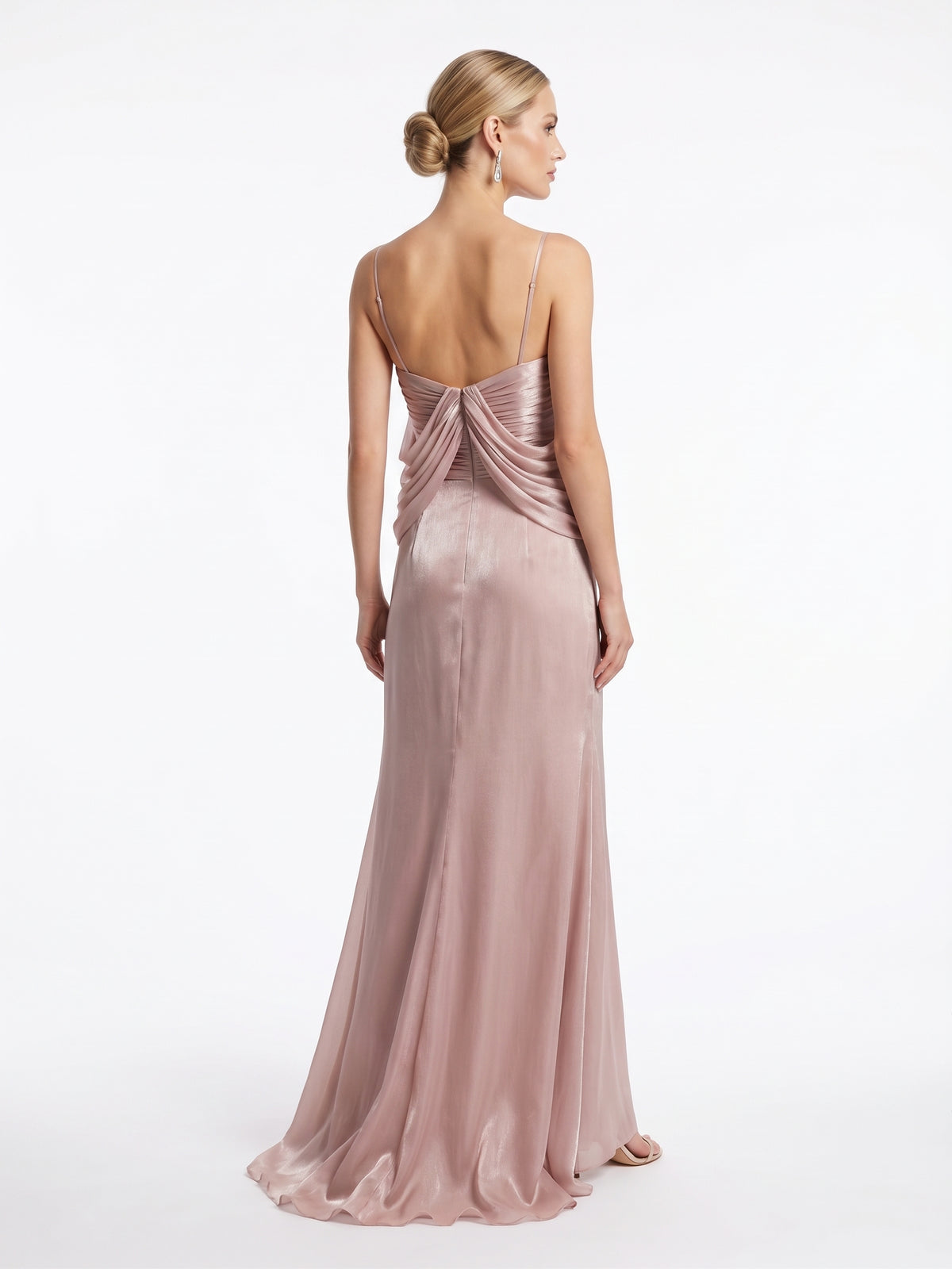 Asymmetrisches Abendkleid mit Schulter-Drapierung und Schmuckstein in Altrosa Beschreibung: e421