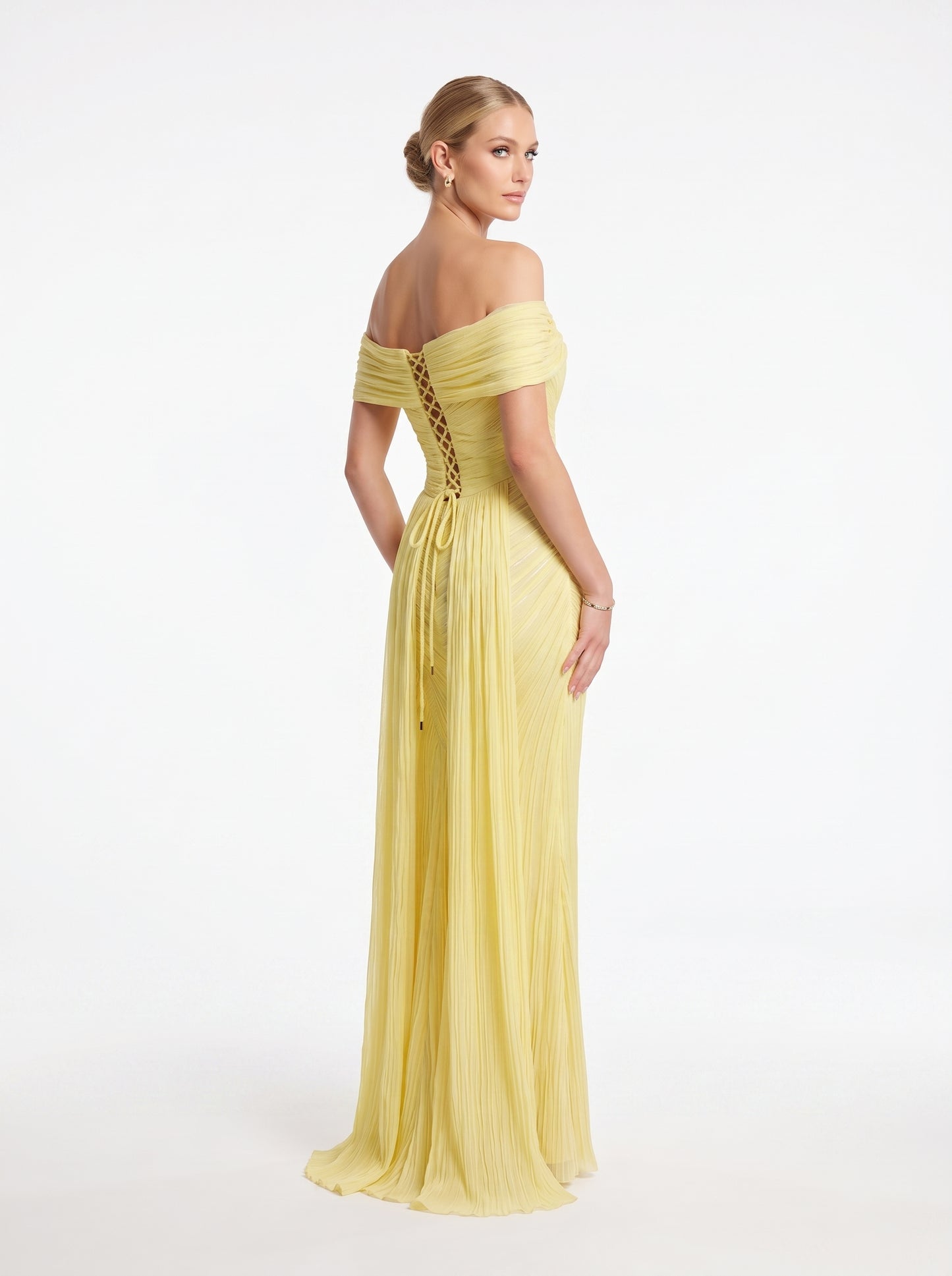 Elegantes schulterfreies Plissee-Abendkleid in Metallic-Olivgold Beschreibung: e389