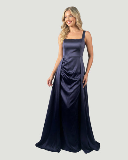 Elegantes Satin-Abendkleid mit eckigem Ausschnitt - E291