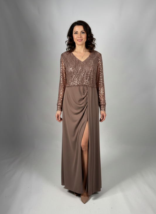 Langärmeliges Abendkleid mit Pailletten und Schlitz E365