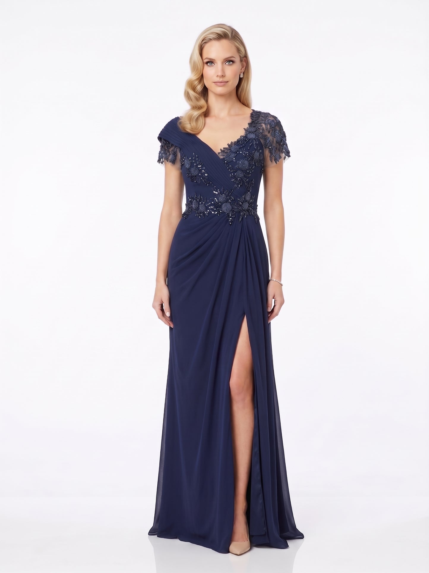 Elegantes marineblaues Abendkleid mit floralen Applikationen und Beinschlitz Beschreibung: e403