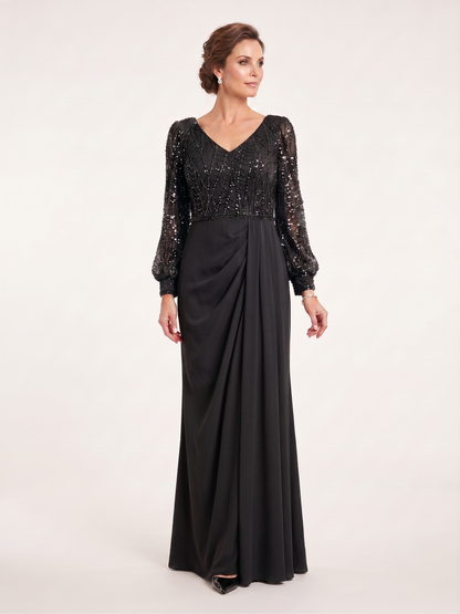 Langärmeliges Abendkleid mit Pailletten und Schlitz E365