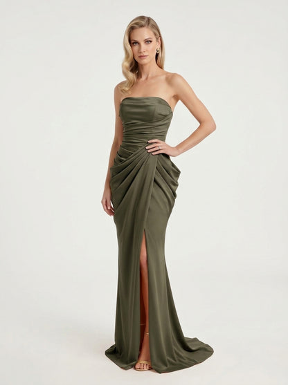 Elegantes trägerloses Satin-Abendkleid mit Drapierung und hohem Beinschlitz in Khakigrün Beschreibung: e425