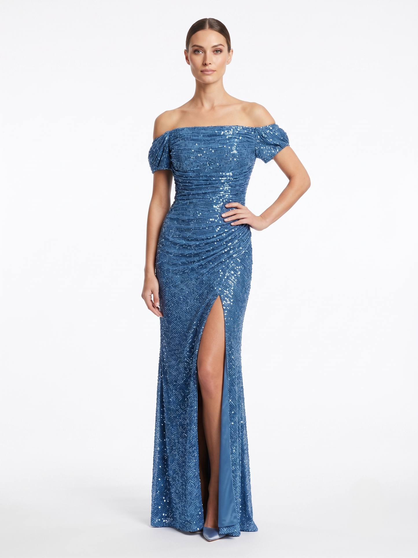 Langes Glänzendes Abendkleid mit Schlitz E354
