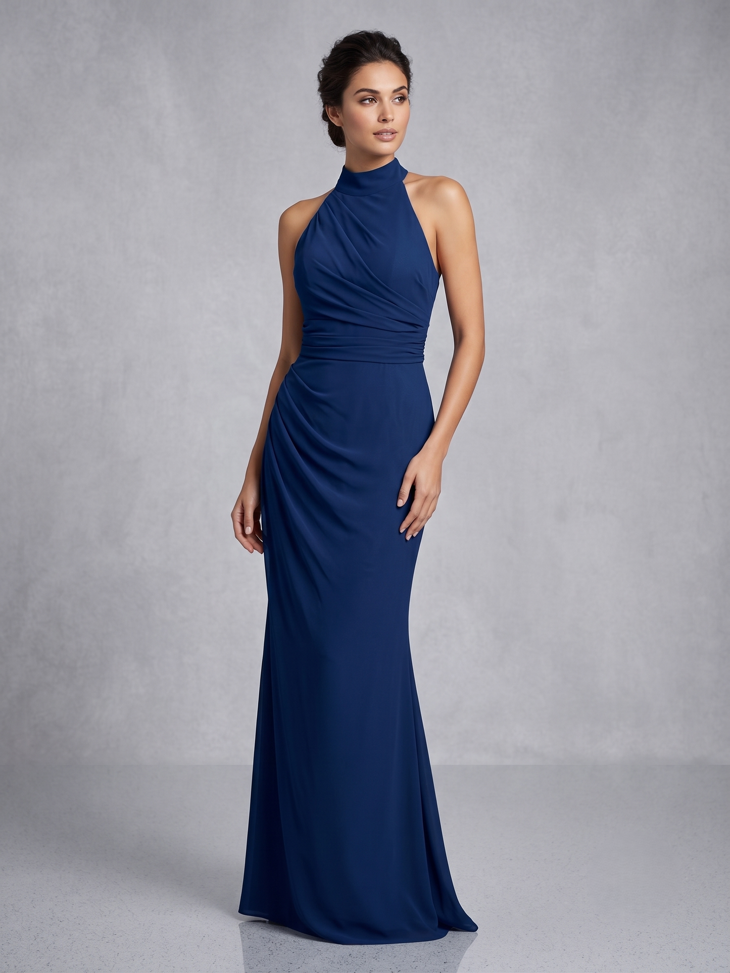 Aus leichtem Chiffon gefertigt, überzeugt dieses Kleid mit einem fließenden Schnitt E336