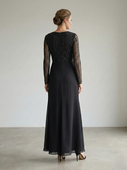 Langes Chiffon-Abendkleid mit Perlenstickerei und langen Ärmeln E347