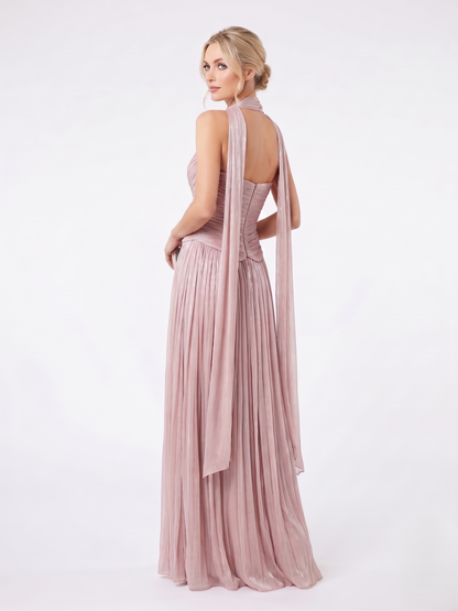 Elegantes trägerloses Plissee-Abendkleid mit Strassbesatz in Taupe Beschreibung: 402