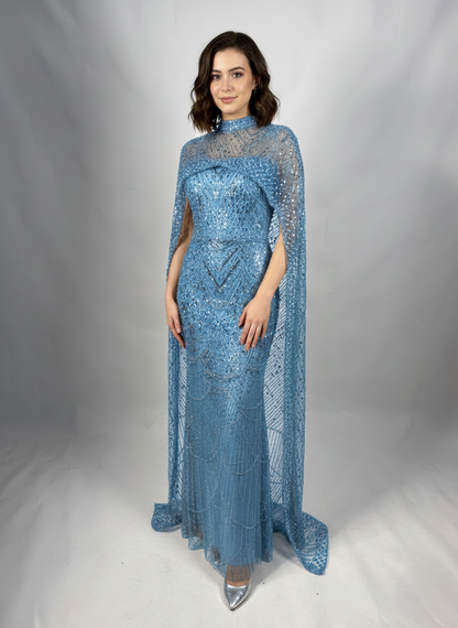 Verziertes Langes Abendkleid mit Cape-Detail  E342