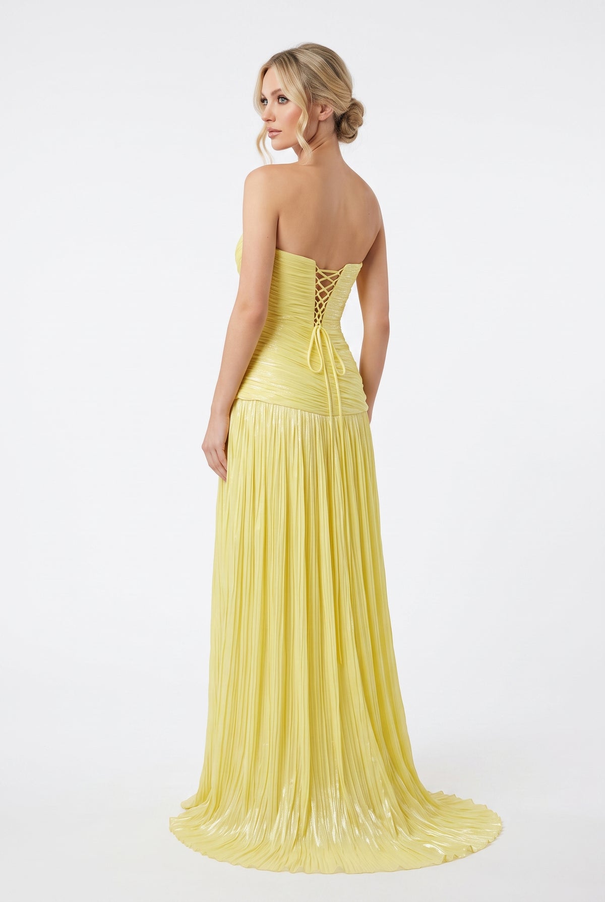 Plissiertes Abendkleid mit Choker  e393