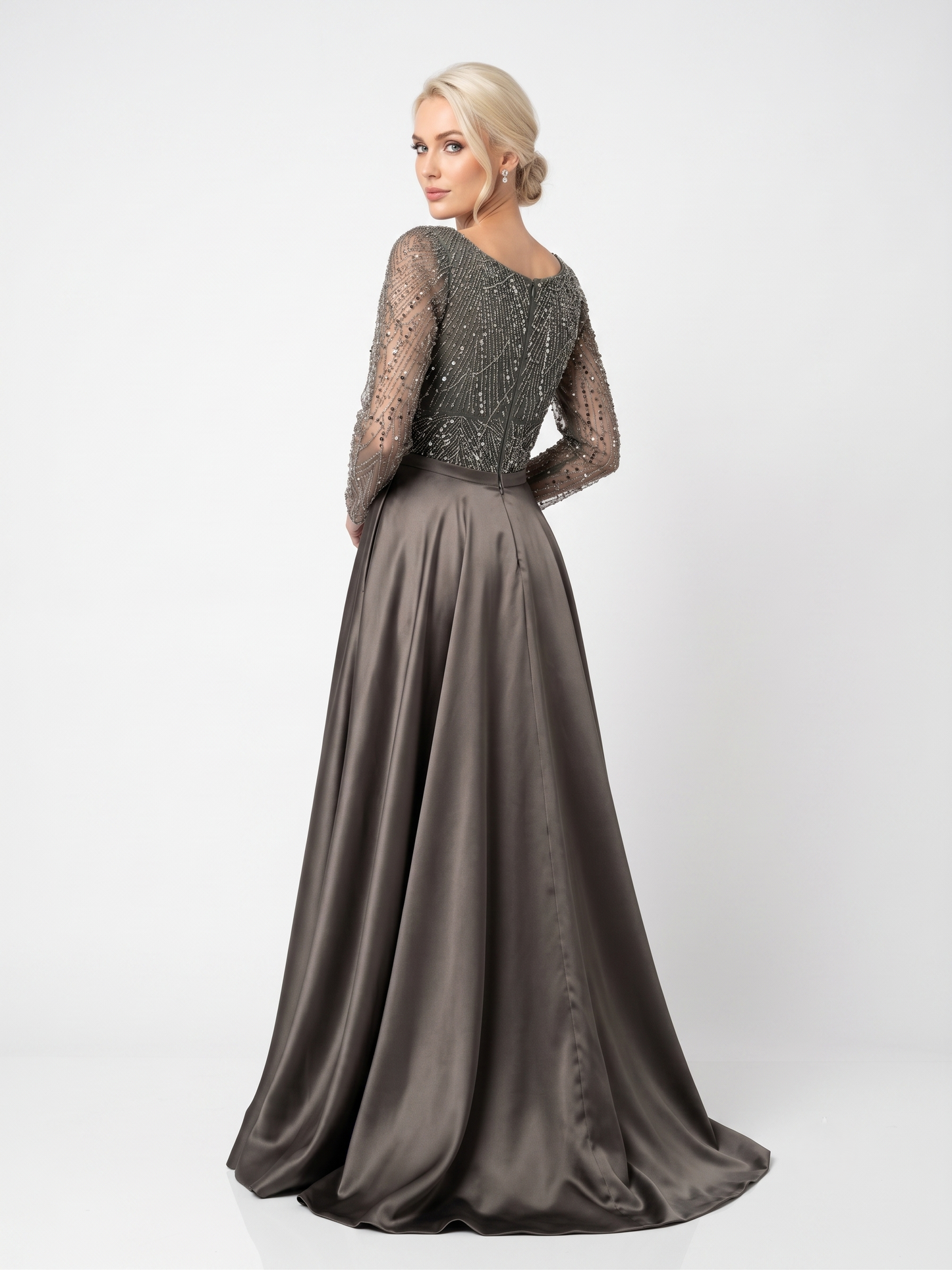 Langes Schwarzes Abendkleid mit Eckigem Ausschnitt und Transparenten Ärmeln E352