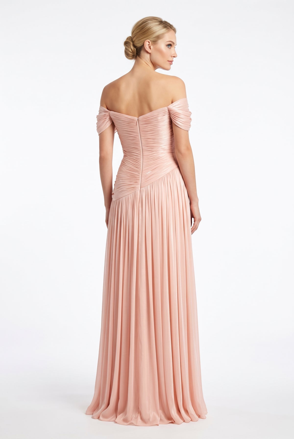 Elegantes schulterfreies Plissee-Abendkleid in schimmerndem Eisblau e416