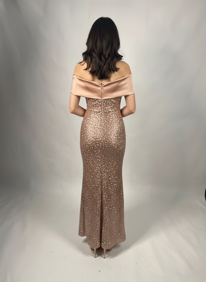 Langes Abendkleid mit Pailletten und Carmen-Ausschnitt E362