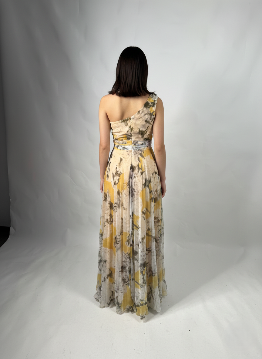 Fließende Silhouette mit modernem One-Shoulder-Schnitt E315