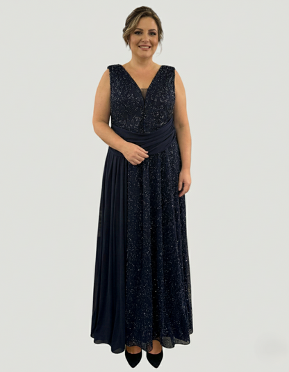 Exquisite Abendrobe mit Verzierungen  - E290