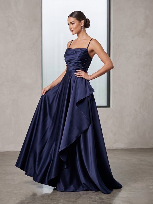 Satin-Abendkleid mit Wasserfall-Ausschnitt - E301
