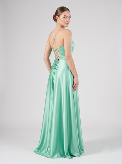 Elegantes Satin-Abendkleid mit Schlitz E310