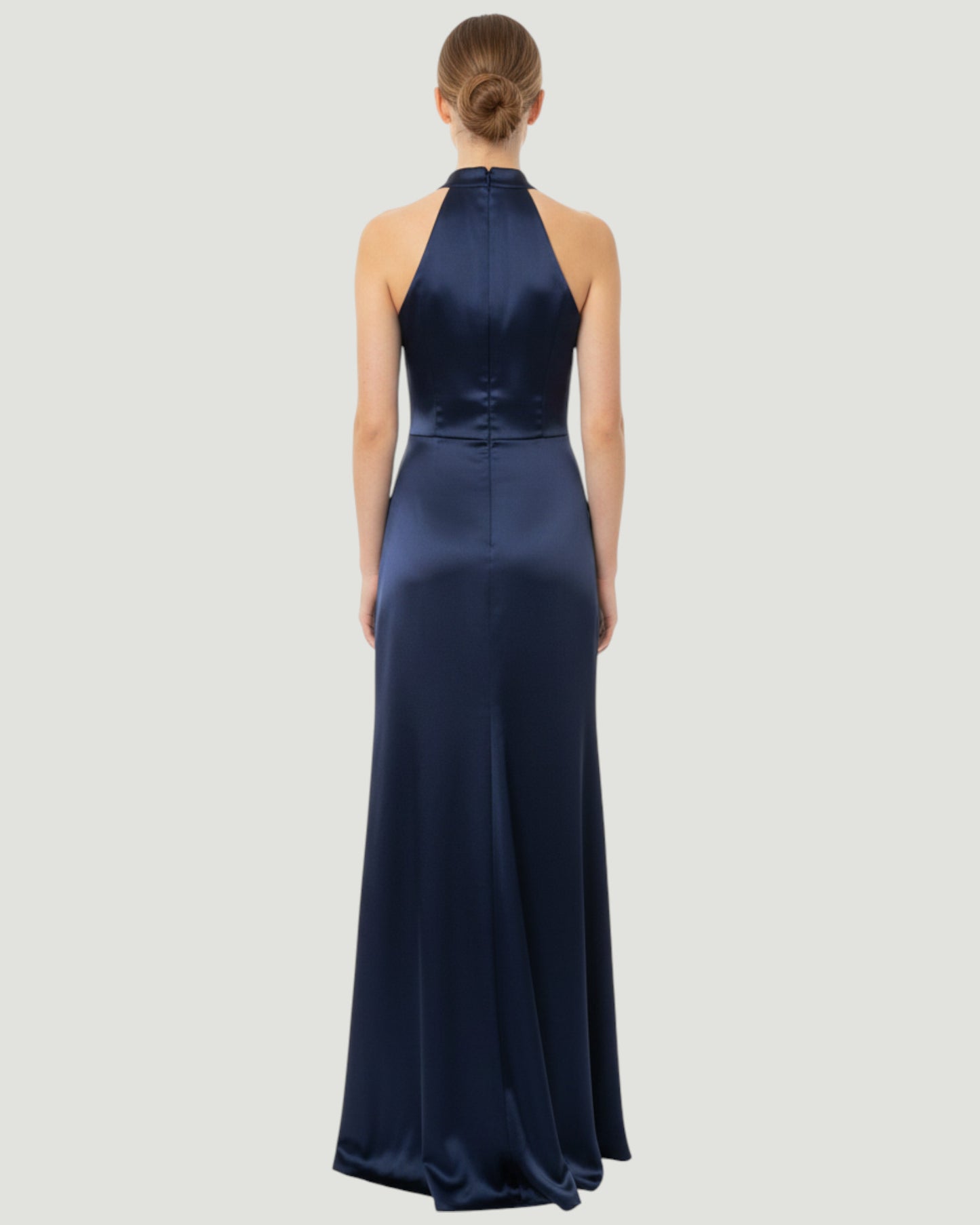 Drapiertes Satin-Kleid mit Neckholder - E277