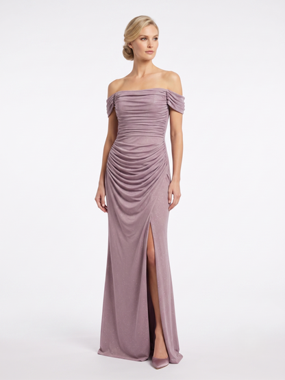 Langes Abendkleid mit Drapierung, Carmen-Ausschnitt und Schlitz E363