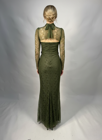 Langes Spitzenabendkleid mit Drapierung E372