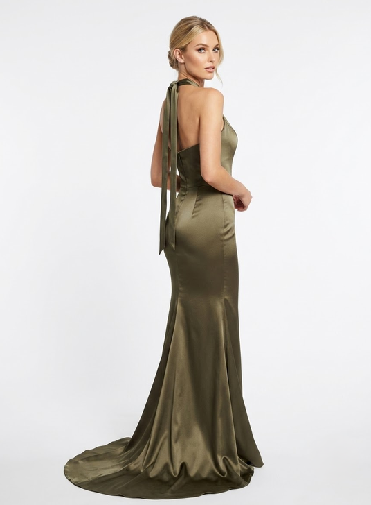 Satinabendkleid mit Wasserfallausschnitt   E383