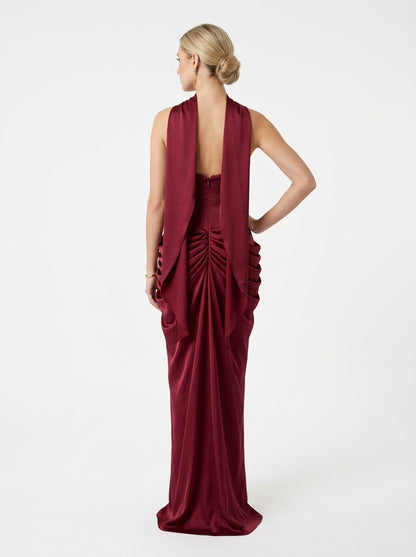 Elegantes trägerloses Satin-Abendkleid mit Drapierung und hohem Beinschlitz in Khakigrün Beschreibung: e425