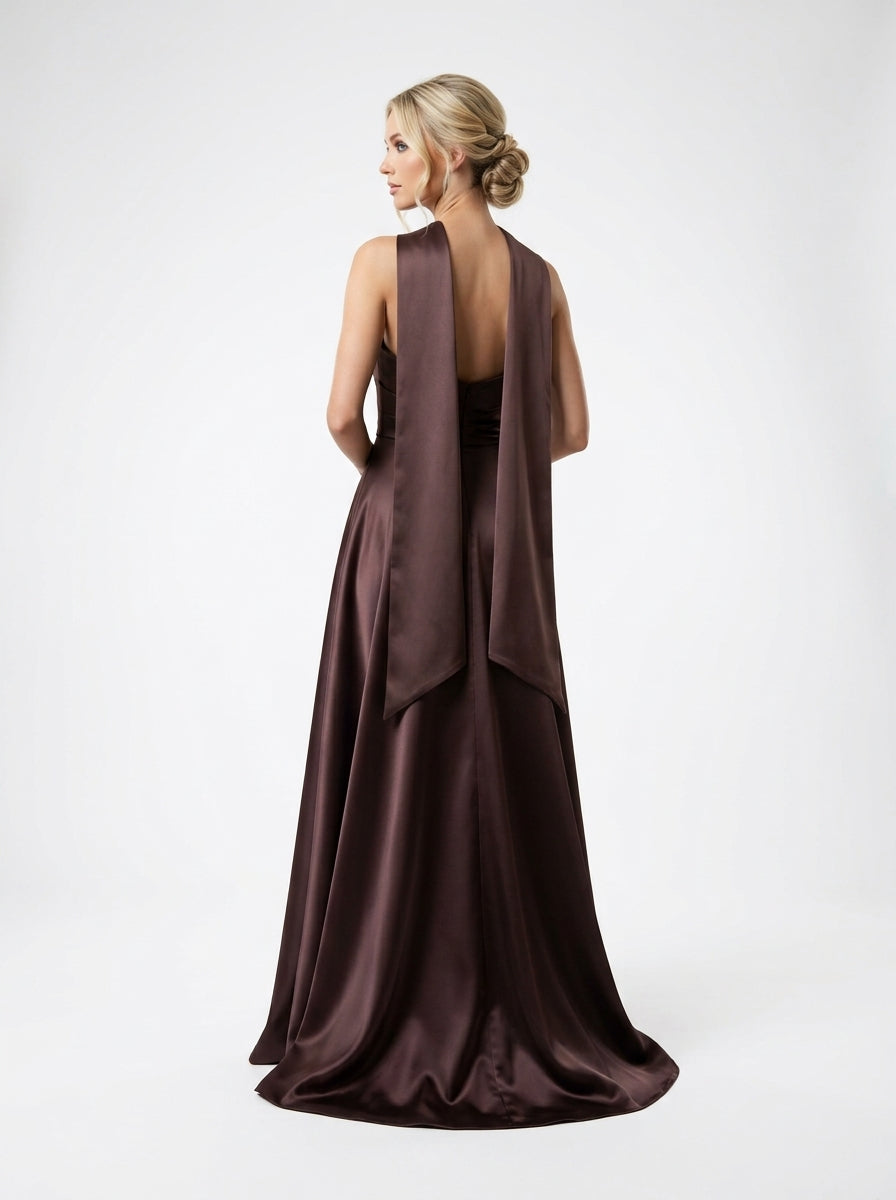 Elegantes trägerloses Saten-Abendkleid mit Strassbesatz und Choker in Schokoladenbraun e423