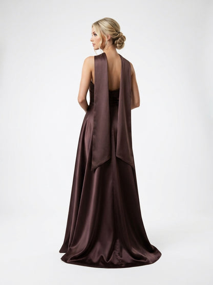Elegantes trägerloses Saten-Abendkleid mit Strassbesatz und Choker in Schokoladenbraun e423