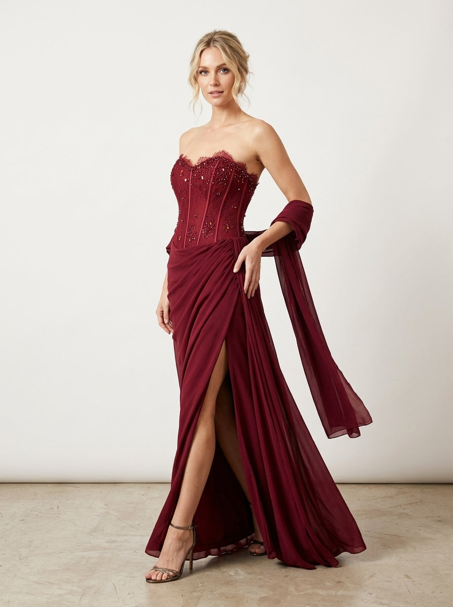 Trägerloses Korsett-Abendkleid in Schokobraun mit Beinschlitz und Choker e433