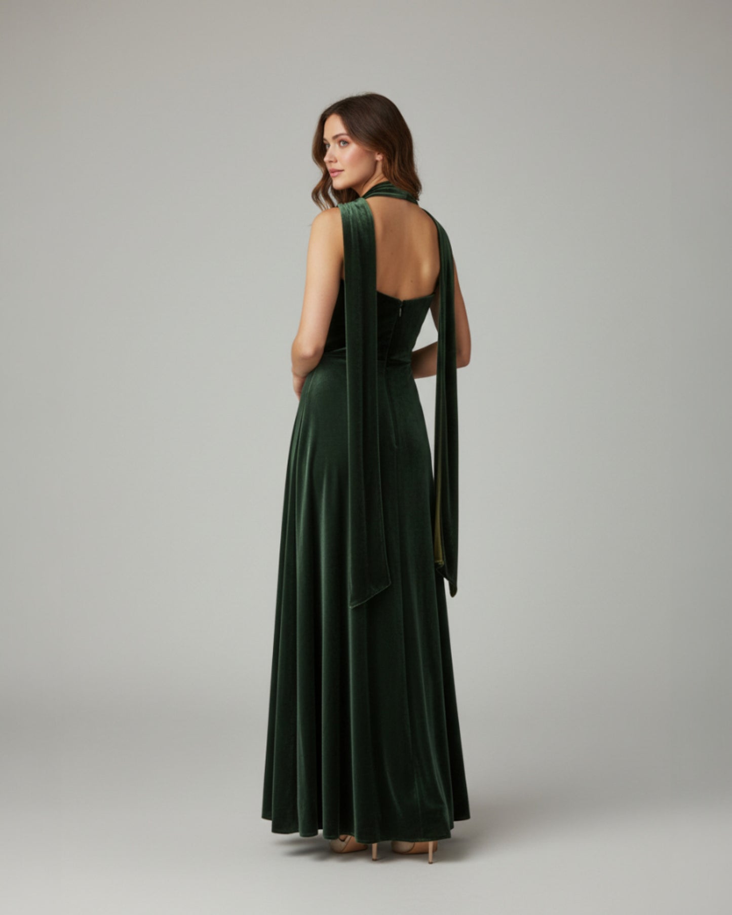 Langes Abendkleid aus Samt mit Halterneck E361