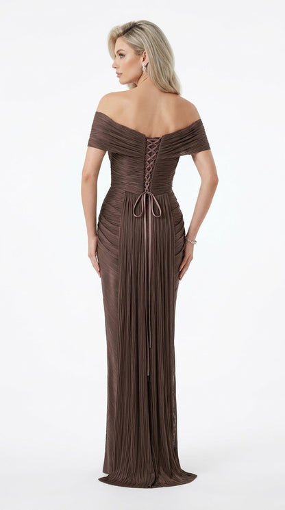Elegantes schulterfreies Plissee-Abendkleid in Metallic-Olivgold Beschreibung: e389